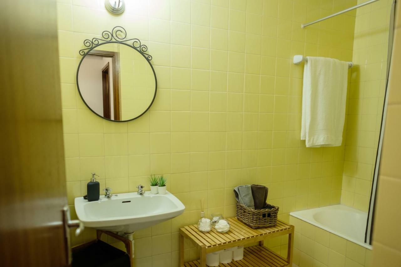 Cozy 3 Room Apartment in Penafiel Centre Buitenkant foto